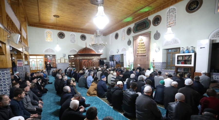 Bursa İnegöl'de ilk teravihi Ayasofya'nın İmam Hatibi kıldırdı