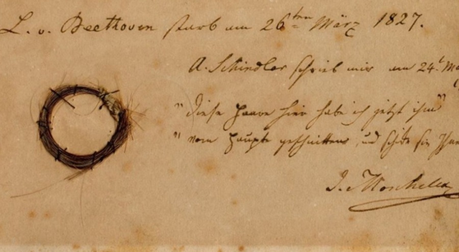 Beethoven'ın saç tellerini incelenerek sağlık durumu ortaya çıkarıldı