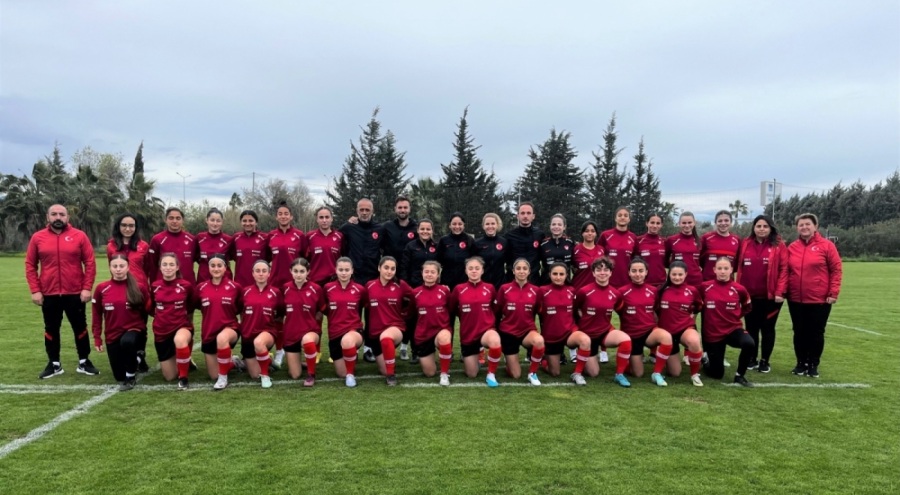 Türkiye - K. İrlanda U17 Kız Futbol Milli maçı D-Smart'ta