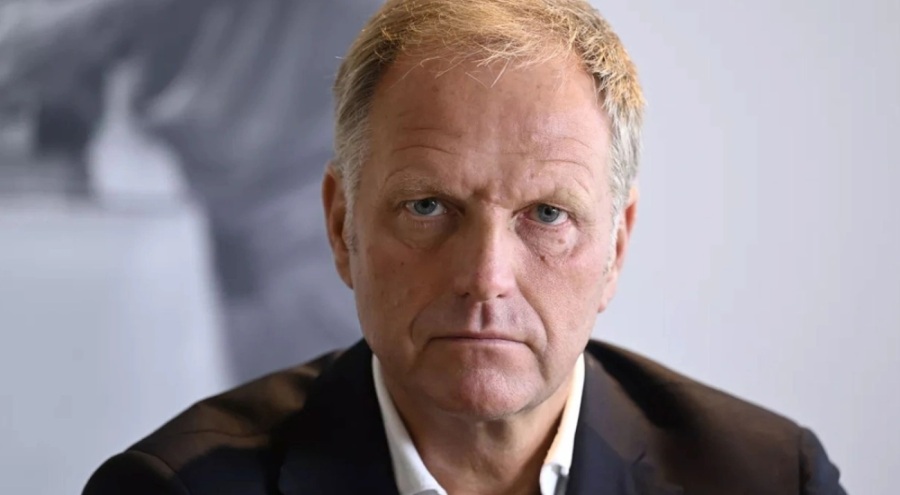 Maaşına kendi isteğine göre zam yapan CEO Peter Bossaert kovuldu