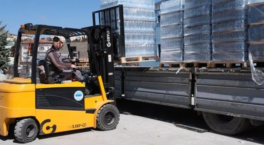 Eskişehir'den deprem bölgesine 12 TIR içme suyu desteği