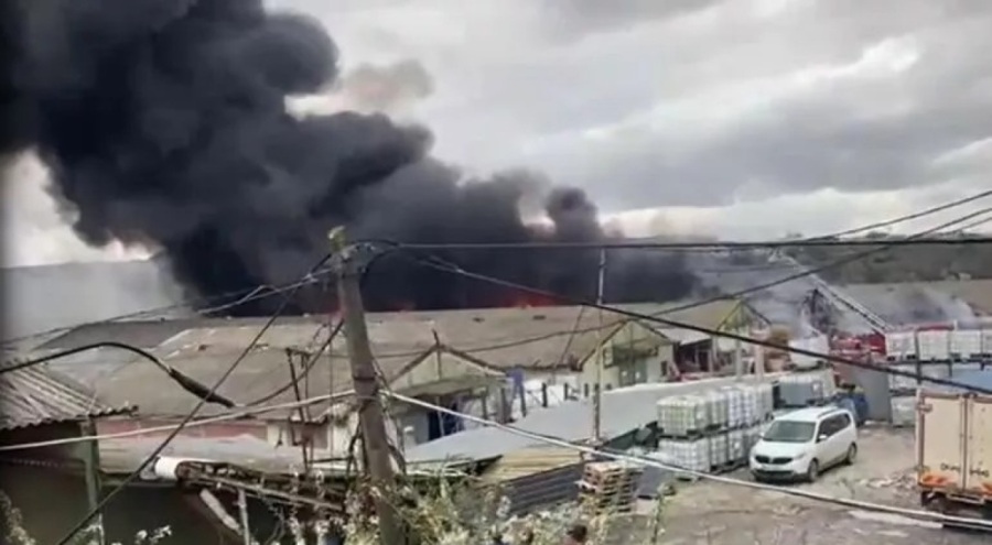 Kocaeli'de fabrika yangını