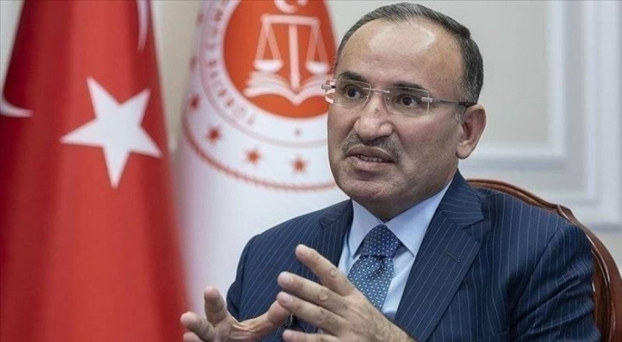 Bakan Bozdağ: Konutları bir yıl içerisinde teslim edeceğiz