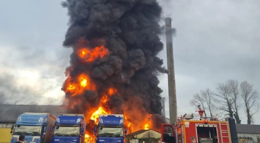 Çaykur'a ait çay fabrikasında büyük yangın