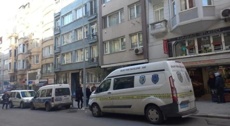 Şişli'de  korkunç ölüm: Okula gitmek için uyandırmak istediği kızını arka bahçede ölü buldu