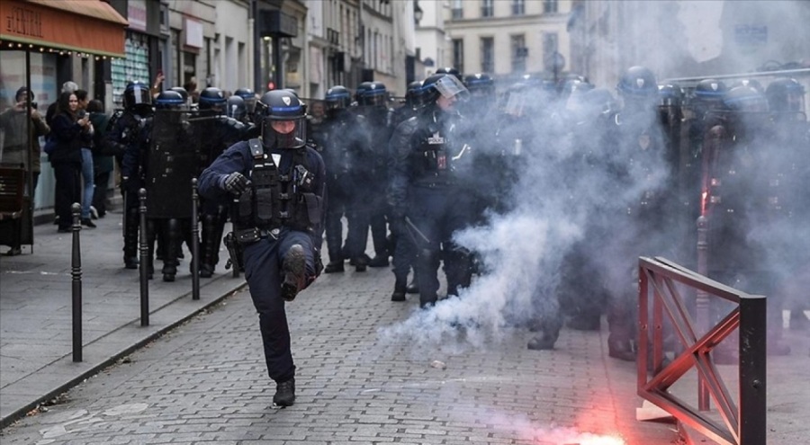 Fransa'daki gösterilerde gözaltı sayısı 457'ye yükseldi