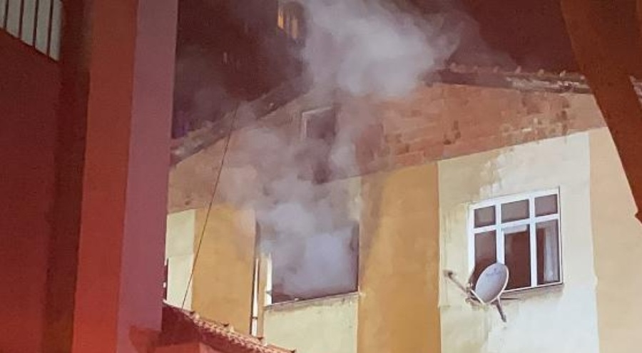 İstanbul'da 5 katlı binada yangın