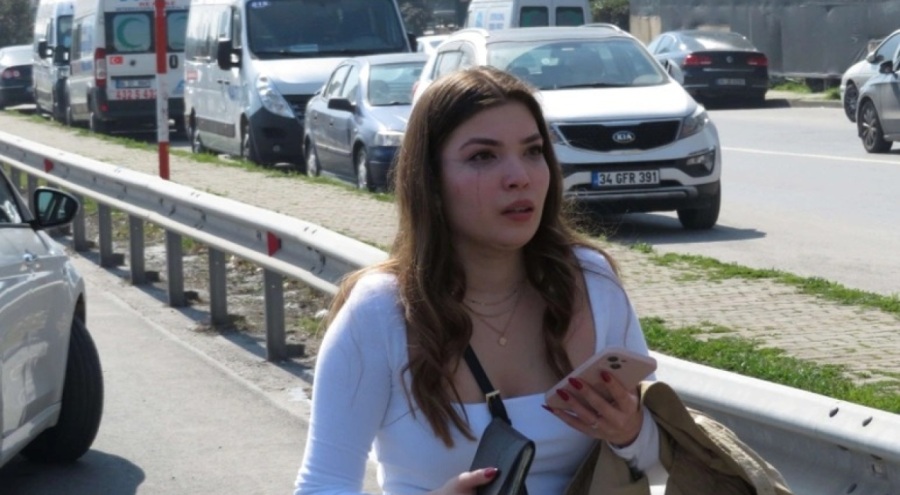 Cipi yanan kadın sürücü gözyaşlarına boğuldu