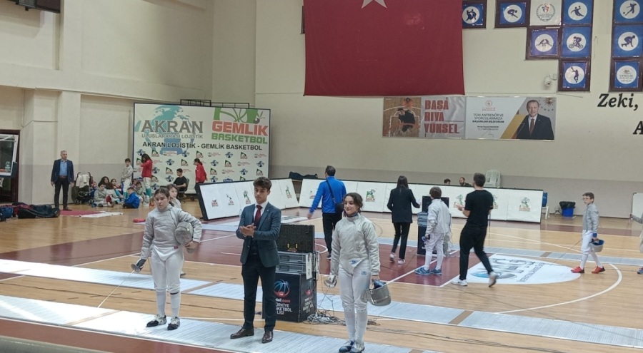 Eskrim Kılıç Açık Turnuvası, Bursa'da başladı