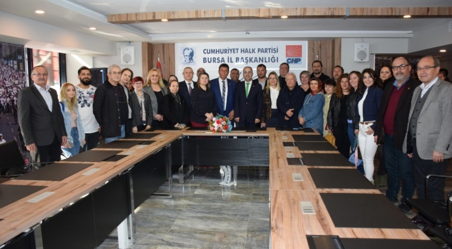 Memleket Partisi Bursa örgütünden istifa edip CHP'ye üye oldular