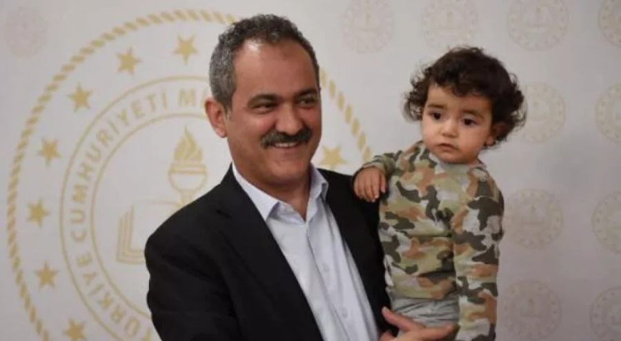 Milli Eğitim Bakanı Özer Ankara'da depremzede öğretmenlerle bir araya geldi