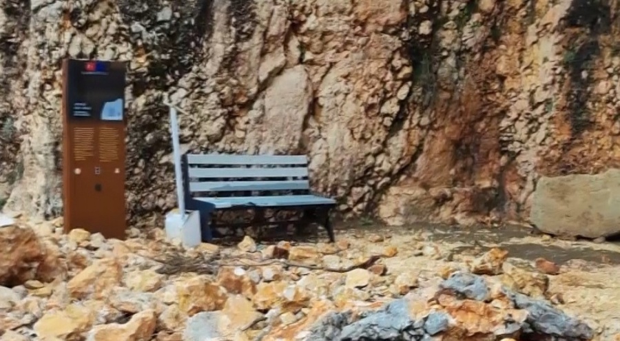 Arsemia Ören Yeri depremde hasar aldı