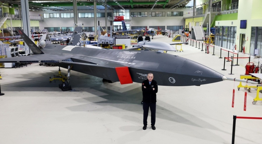 Cumhurbaşkanı Erdoğan, KIZILELMA  önünde fotoğraf çektirdi