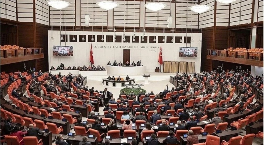 Emekli maaşına zam ve bayram ikramiyesi Meclis'e geliyor