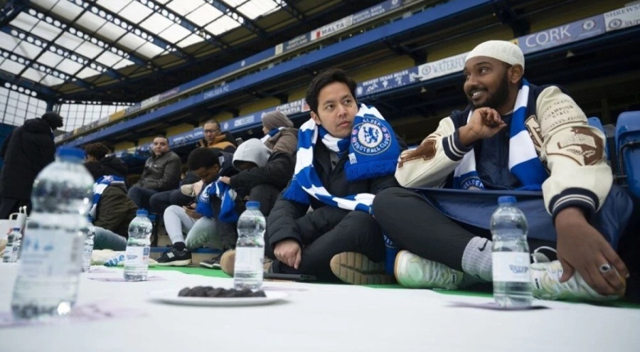 Chelsea, stadında iftar yemeği düzenledi