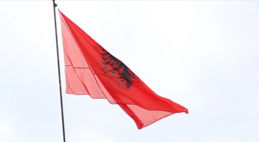 Arnavutluk'ta televizyon binasına silahlı saldırı! Güvenlik görevlisi hayatını kaybetti