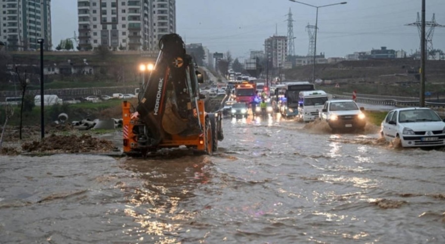 Meteoroloji uyardı: Deprem bölgesinde gök gürültülü sağanak!
