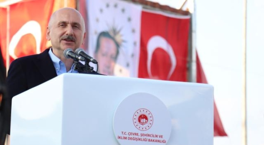 Bakan Karaismailoğlu: Konteyner ve prefabrik evlerin tamamını kurmak için çalışıyoruz