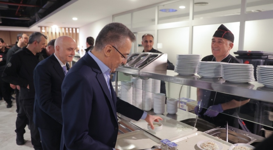 Fuat  Oktay, AFAD personeliyle iftar yaptı