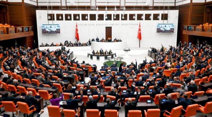 En düşük emekli maaşı ve kadro düzenlemesi komisyondan geçti
