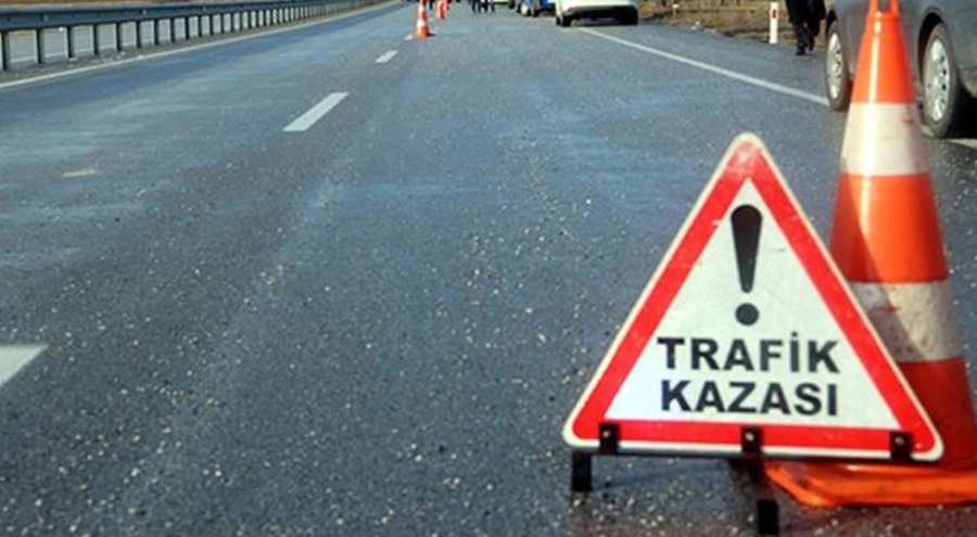 İstanbul Arnavutköy'de kamyon devrildi