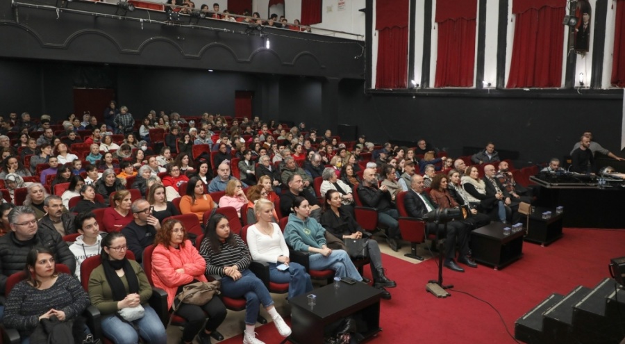Bursa Mudanya'da tiyatro günleri sona erdi