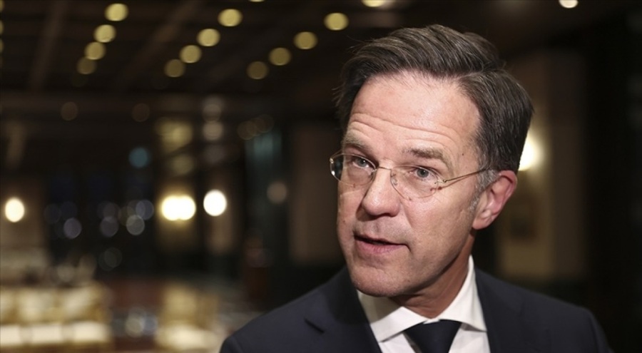 Hollanda Başbakanı: Hollanda, Ukrayna'ya savaş uçağı göndermeye açık