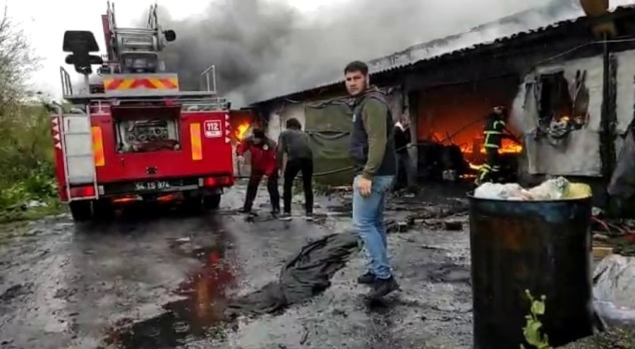 Mangal kömürü üretim tesisinde yangın