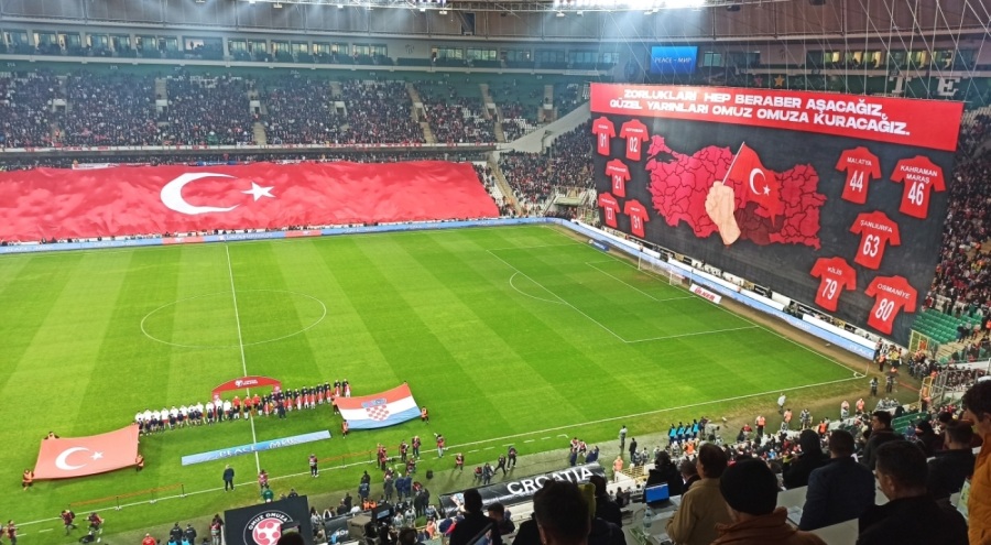 Bursa'da depremzedeler için koreografi