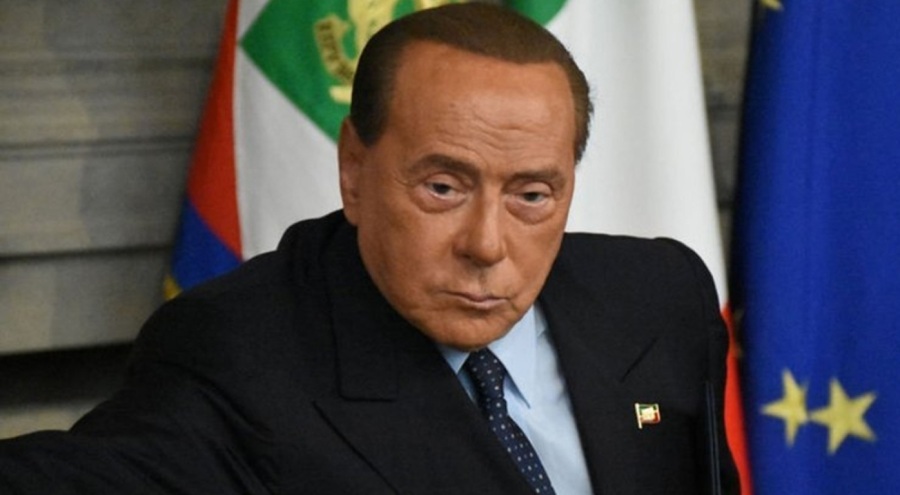 Berlusconi hastaneye kaldırıldı