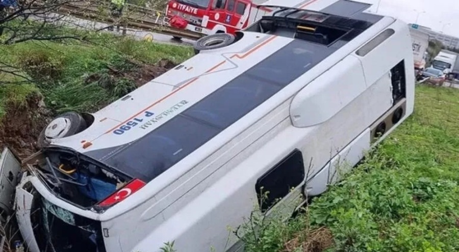 Kocaeli'de işçi servisi devrildi: 8 yaralı