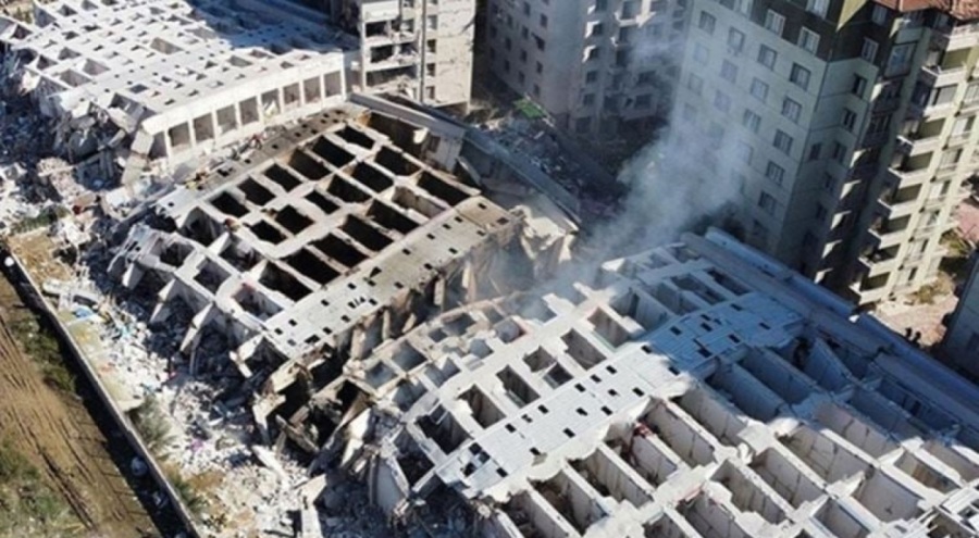 Rönesans Rezidans'ın enkazından çıkmayan anne ile kızı hala kayıp