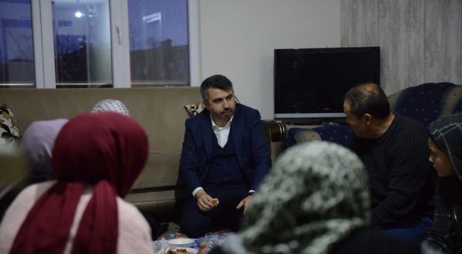 Bursa Belediye Başkanı Yılmaz afetzedelerle iftar sofrasında