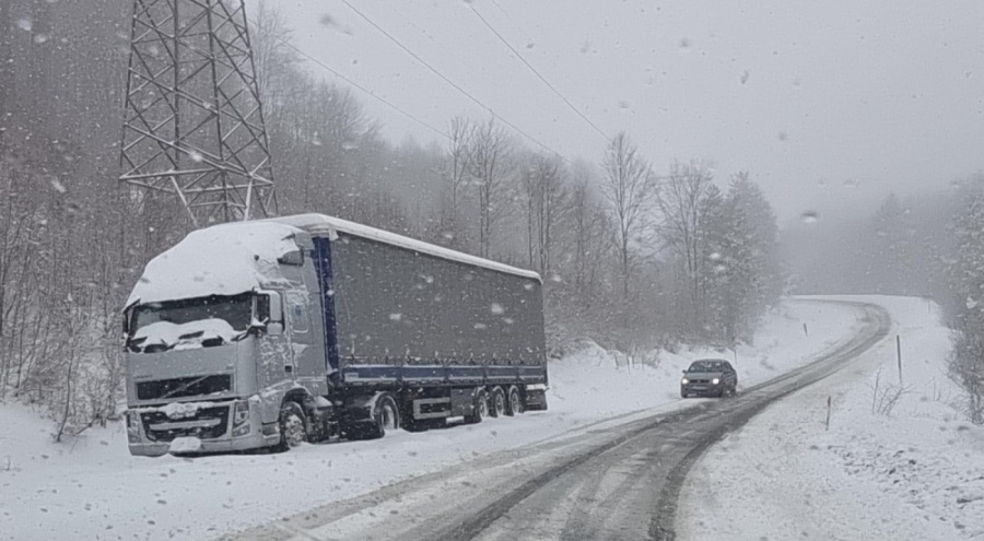Bursa-Kütahya arasındaki Kocayayla geçidi beyaza büründü