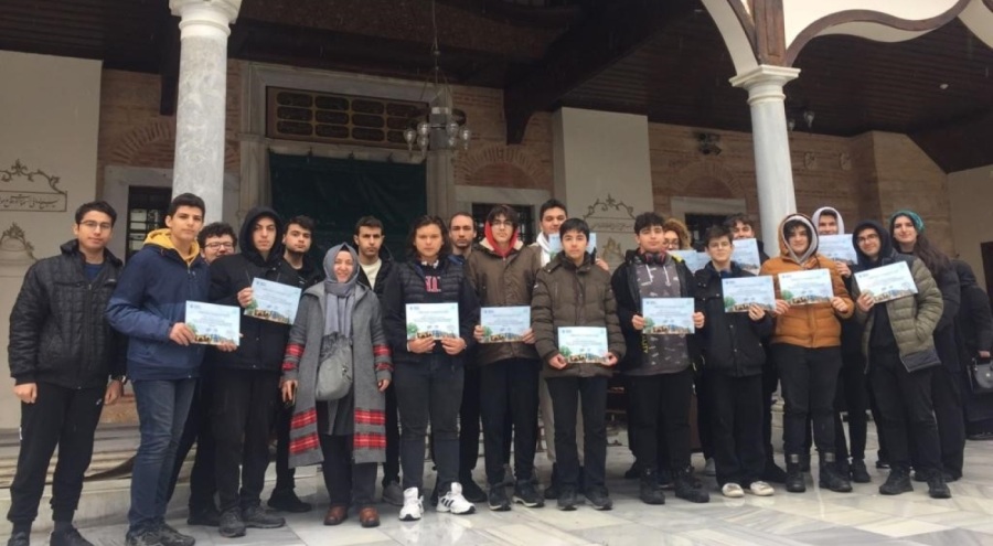 Şehir dışından gelen gençler Bursa'yı keşfediyor