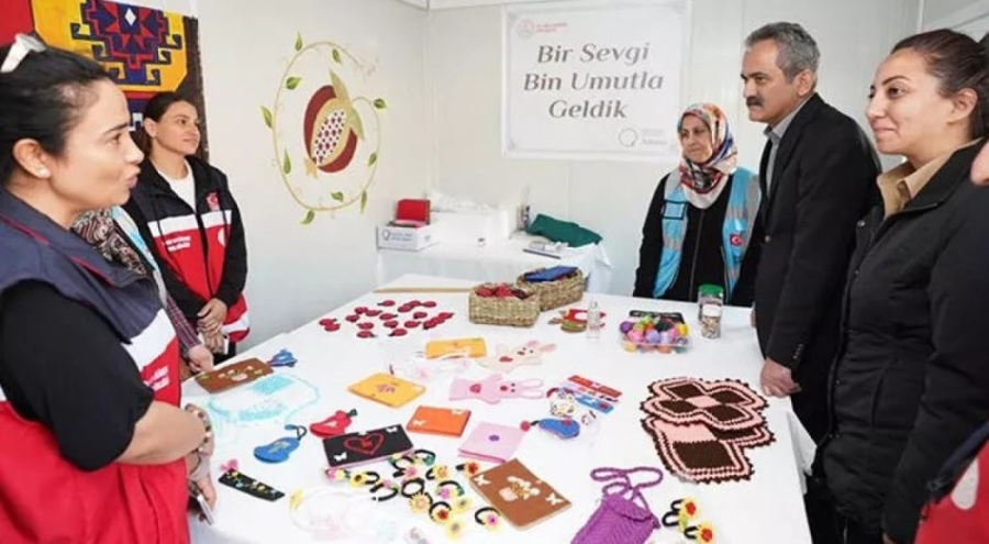 Bakan Özer: Deprem bölgesinde 7 bin 451 kurs açtık