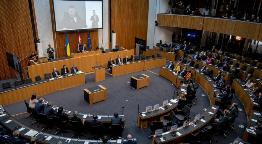 Avusturya'da milletvekilleri Zelenski konuşurken salonu terk etti