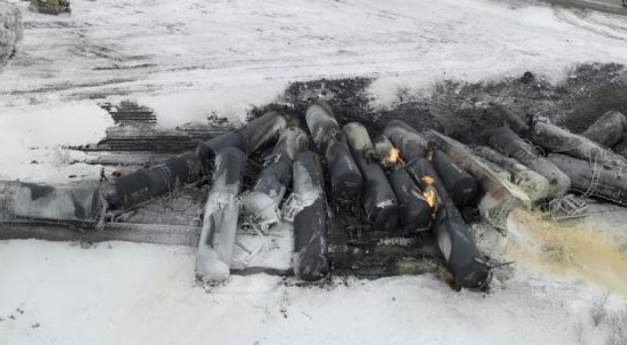 ABD'de etanol yüklü tren 800 kişiyi evinden etti