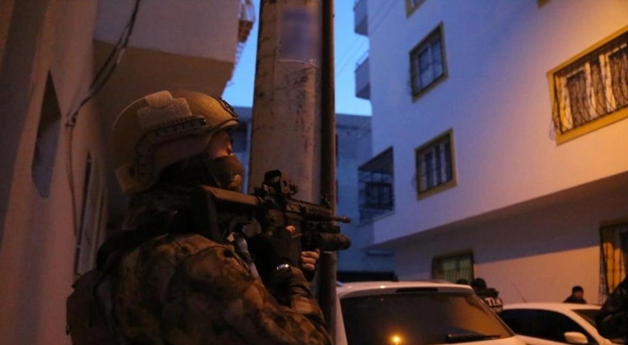 Mersin'de DEAŞ operasyonunda 8 kişi gözaltına alındı