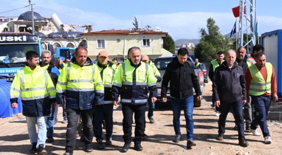Bursa'dan Hatay'a 581 geçici dükkan hizmeti