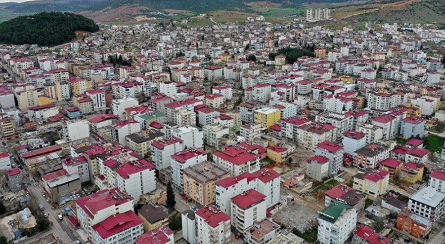 Pazarcık'ta 370 esnaf dükkanını açtı