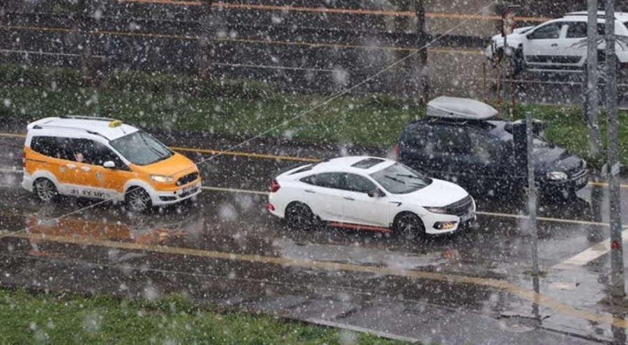 Diyarbakır'da kar etkisini gösterdi