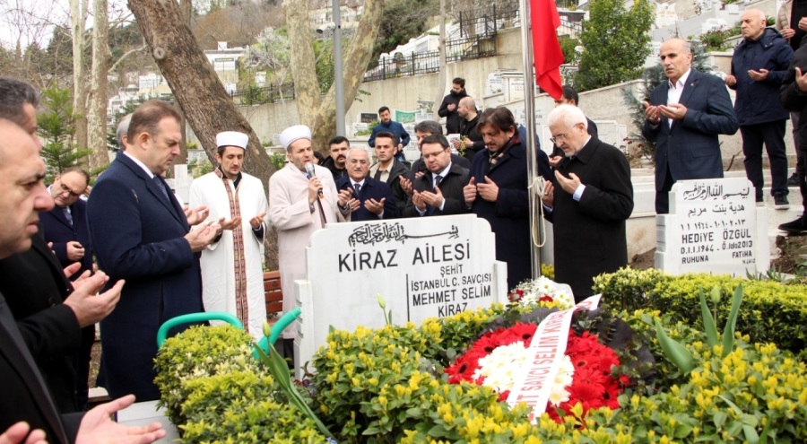 Şehit Savcı Kiraz mezarı başında anıldı