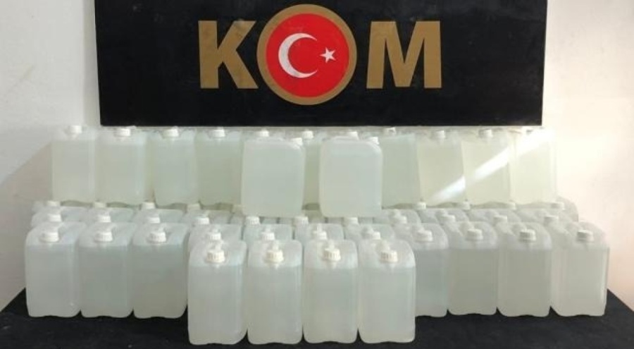 İzmir'de 52 bin litre etil alkol ele geçirildi