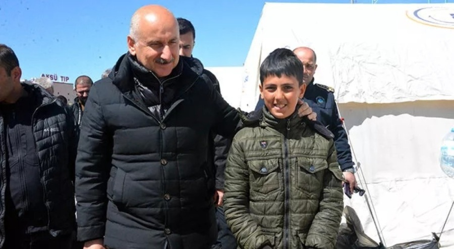 Ulaştırma ve Altyapı Bakanı Kahramanmaraş'ta depremzedeleri ziyaret etti