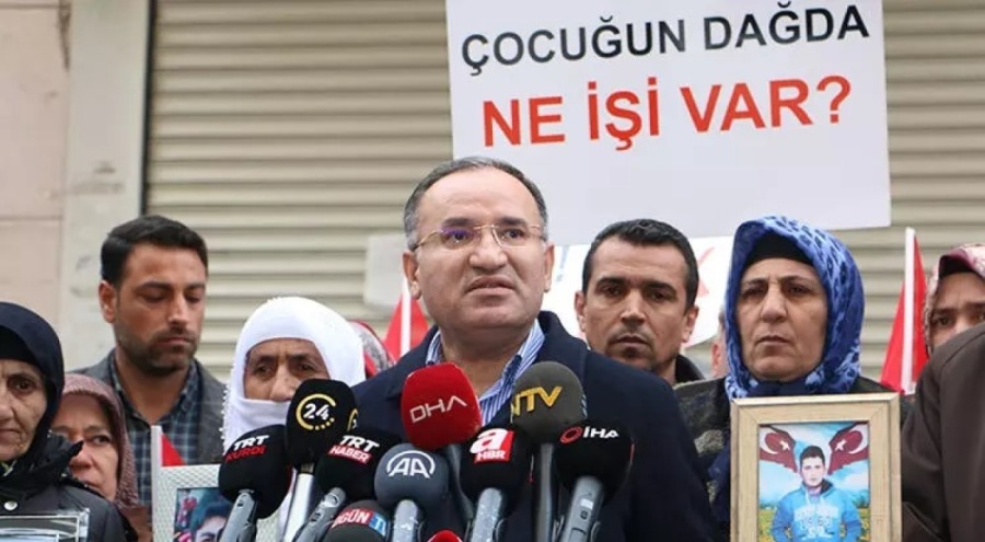 Bakan Bozdağ, Diyarbakır annelerine ziyaret gerçekleştirdi