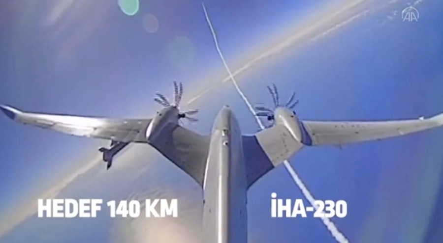 Bayraktar AKINCI'dan İHA-230 füzesi ile 140 kilometreden tam isabetle vuruş