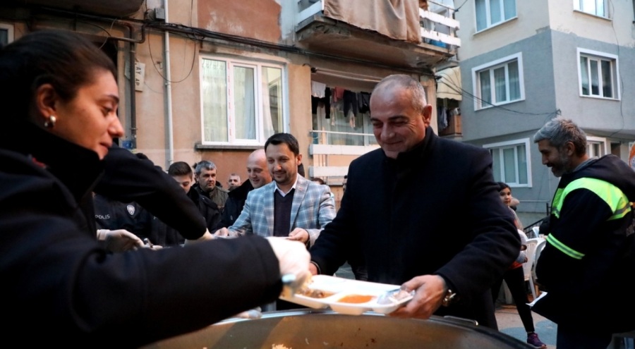 Bursa'da Gemlikliler sokak iftarında buluştu