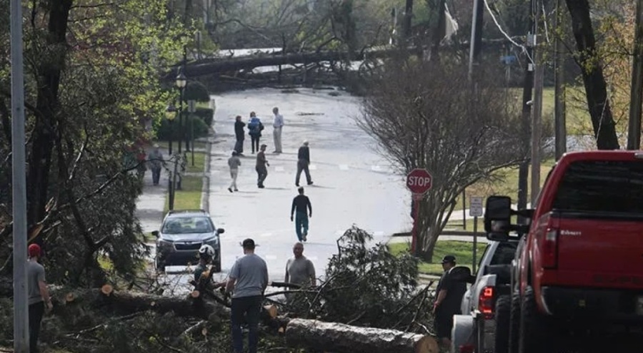 ABD'yi hortum ve şiddetli fırtına vurdu: 6 ölü