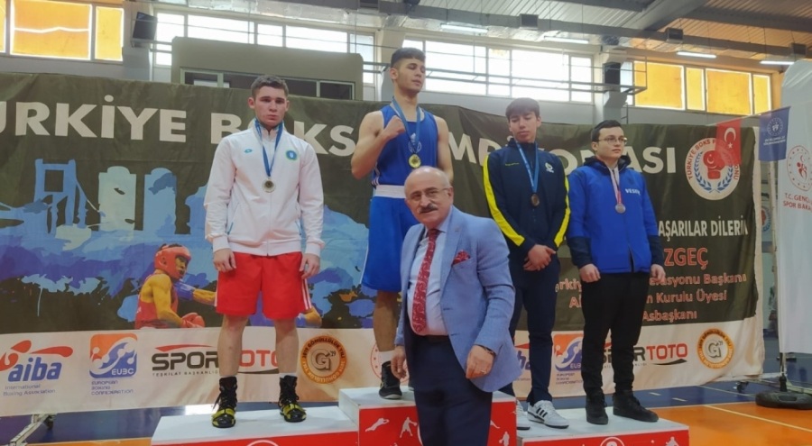 Bursa Büyükşehir Belediyesporlu boksörlerden 6 madalya